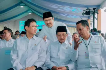 Gus Ipul dan Para Menteri Dampingi Presiden Resmikan Operasional 1.061 KDMP