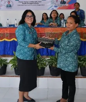 Ketua PKK Kabupaten Samosir Nyalakan Semangat Deteksi Dini Kanker Serviks Lewat Lomba IVA Tes di Ronggur Nihuta
