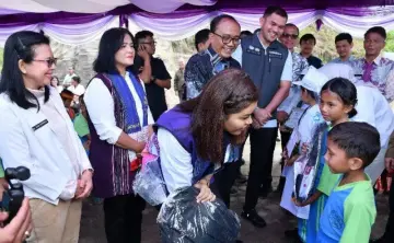 Dua Hari di Samosir, Ketua Pembina Posyandu Sumut Kahiyang Ayu Pastikan Pelayanan Posyandu Berjalan Optimal