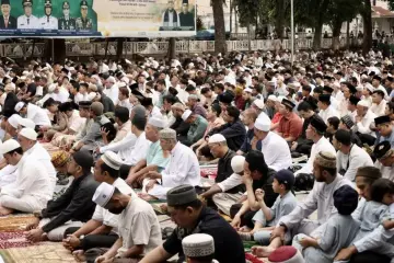 Ribuan Warga Siantar Sholat Idul Adha di Lapangan Adam Malik