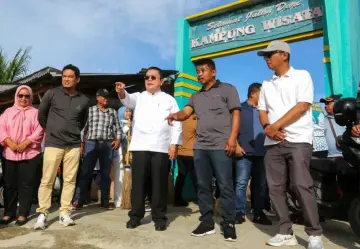 Wali Kota Wesly Galakkan Jumpa Berlian, Bersihkan Drainase di Bah Sorma