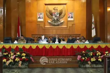 Wakil Bupati Asahan Sampaikan Jawaban Bupati atas Pandangan Umum Fraksi DPRD terhadap Ranperda Pertanggungjawaban Pelaksanaan APBD 2025