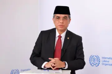 Menaker Yassierli di ILC 114: Perempuan Harus Menjadi Penggerak Utama Transformasi Dunia Kerja