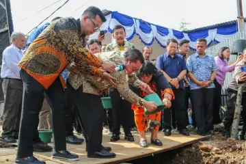 Gereja Bethel Indonesia Dibangun, Wali Kota Wesly Bantu 500 Sak Semen
