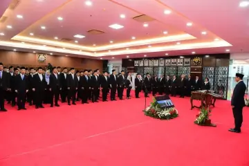 Lantik Pejabat Administrator dan Pengawas, Wamen ESDM Tekankan Integritas dan Disiplin Tinggi