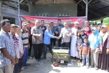 Bupati Asahan bersama Kapolres Asahan kunjungi Dusun VIII Desa Pertahanan yang belum teraliri Listrik