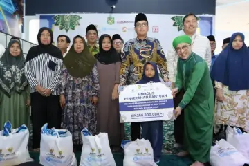 Peringati Lebaran Yatim 10 Muharram, Rico Waas Ajak Anak Yatim Duafa Belanja Baju Baru