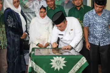 Wali Kota Wesly Resmikan Musholla Muslimat di Tomuan, Dorong Peran Rumah Ibadah sebagai Pusat Pembinaan Umat