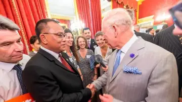 8Menteri LH Bawa Pesan Presiden Prabowo ke London, Raja Charles III Puji Pelestarian Alam Indonesia