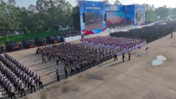 Aksi Peragaan Ketangkasan Polri Hingga Defile Ribuan Personel Warnai Peringatan ke-80 Hari Bhayangkara di Hadapan Presiden Prabowo