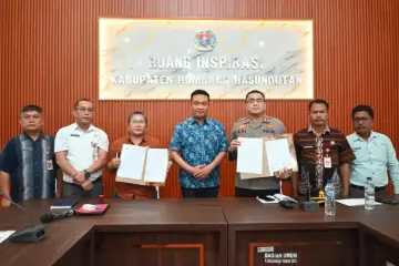 Pemkab dan Polres Humbahas Tandatangani NPHD Pengamanan Pilkades Serentak 2026