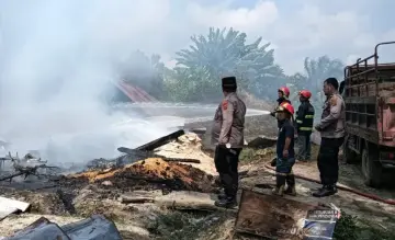 Ditinggal Pemiliknya, Rumah di Siantar Sitalasari Terbakar Rata dengan Tanah