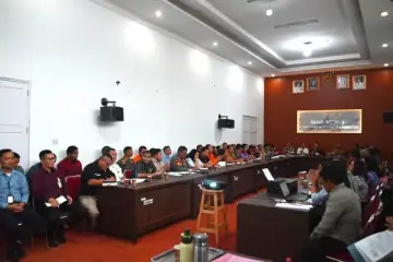 Rapat Finalisasi HUT RI ke-81, Bupati Oloan Tekankan Koordinasi dan Keamanan