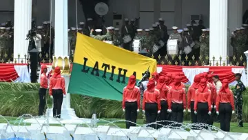 Jelang HUT ke-81 Kemerdekaan RI, Tim Upacara dan Paskibraka Laksanakan Gladi Bersama di Istana Merdeka