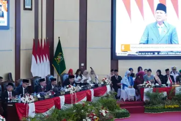 Hadiri Paripurna DPRD, Wali Kota &amp; Wakil Wali Kota Medan Simak Pidato Kenegaraan Presiden Prabowo