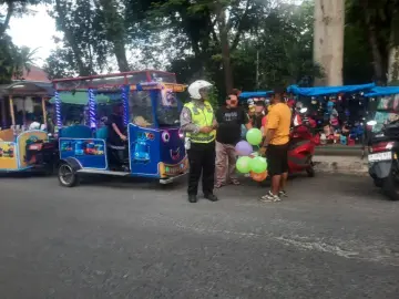 Sat Lantas Polres Siantar Pulangkan Seorang Driver Odong-Odong di Jalan WR Supratman