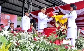 Bupati Anton Pimpin Upacara Peringatan HUT ke-81 RI di Dolok Batu Nanggar