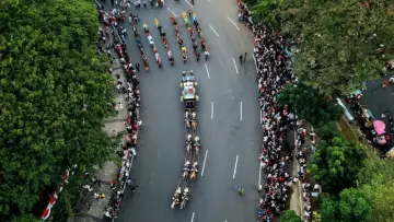 Kirab Bendera Pusaka dan Teks Proklamasi Tutup Rangkaian HUT ke-81 Kemerdekaan RI di Istana Merdeka