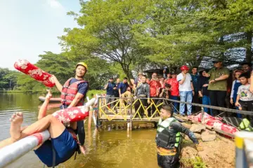 Serunya Lomba Pukul Bantal Meriahkan Semarak Korpri Gebyar Kemerdekaan RI di Taman Cadika