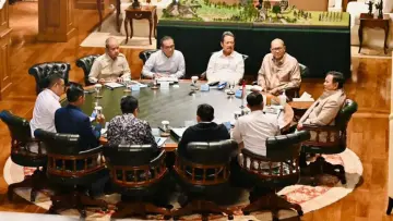 Seskab Teddy: Presiden Prabowo Terima Laporan 100 Kampung Nelayan dan Bantuan Kapal, Dorong Kesejahteraan Masyarakat Pesisir