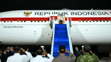 Seskab Teddy: Bertolak ke Vladivostok, Presiden Prabowo Jadi Tamu Kehormatan Utama EEF atas Undangan Presiden Putin