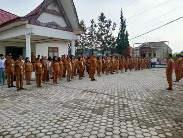 Pemkab Humbahas Perkuat Sinergi dan Pelayanan Publik melalui Apel Gabungan di Doloksanggul