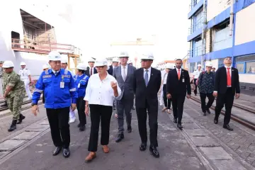 Wamenhan dan Menteri Angkatan Bersenjata Prancis Tinjau Pembangunan Kapal Selam Scorpène