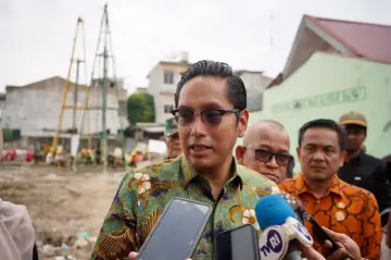 Tinjau Pembangunan Puskesmas Glugur Darat, Rico Waas Targetkan Rampung Desember