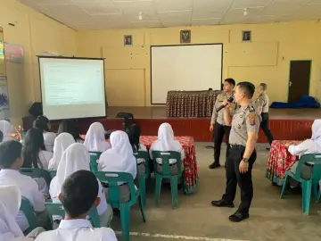 Polres Pematangsiantar Sosialisasi Program Paham AI kepada Siswa SMA Teladan