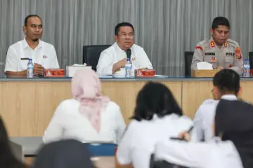 Wali Kota Wesly Buka Edukasi Pasar Modal untuk PNS Muda, UMKM, PKK, dan Bhayangkari