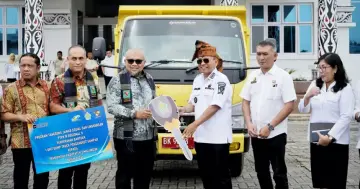PTPN IV Regional II Serahkan 1 Unit Dump Truk ke Pemkab Simalungun